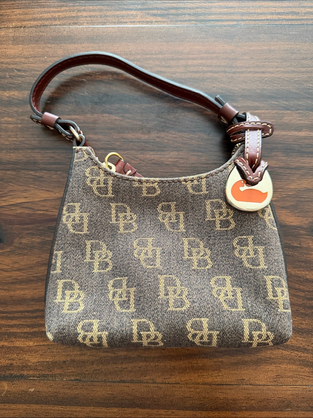 Vintage Y2K Dooney and Bourke mini purse